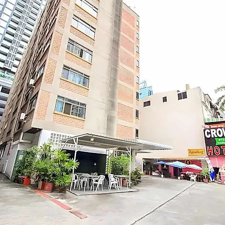 Crown Bts Nana Hotel