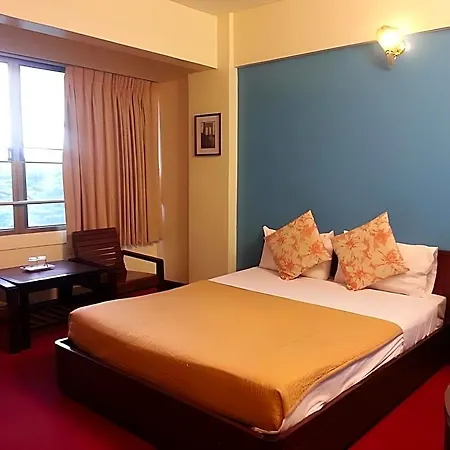 Crown Bts Nana Hotel